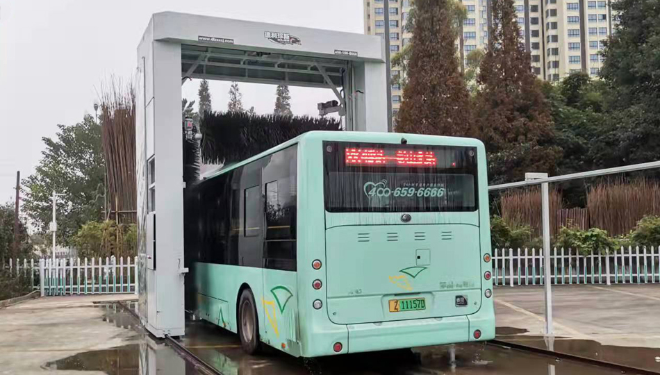 四川成都新津城投城市更新建设有限责任公司安装3台大巴机